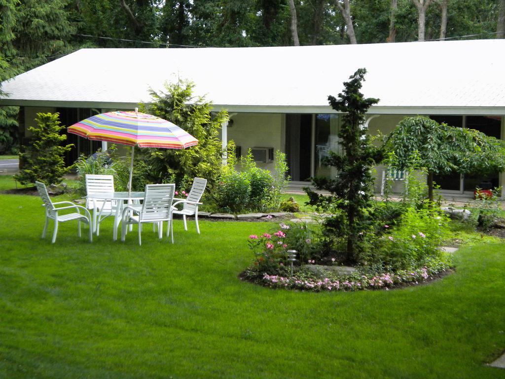 Hamptons Vacation Inn Hampton Bays Exterior foto
