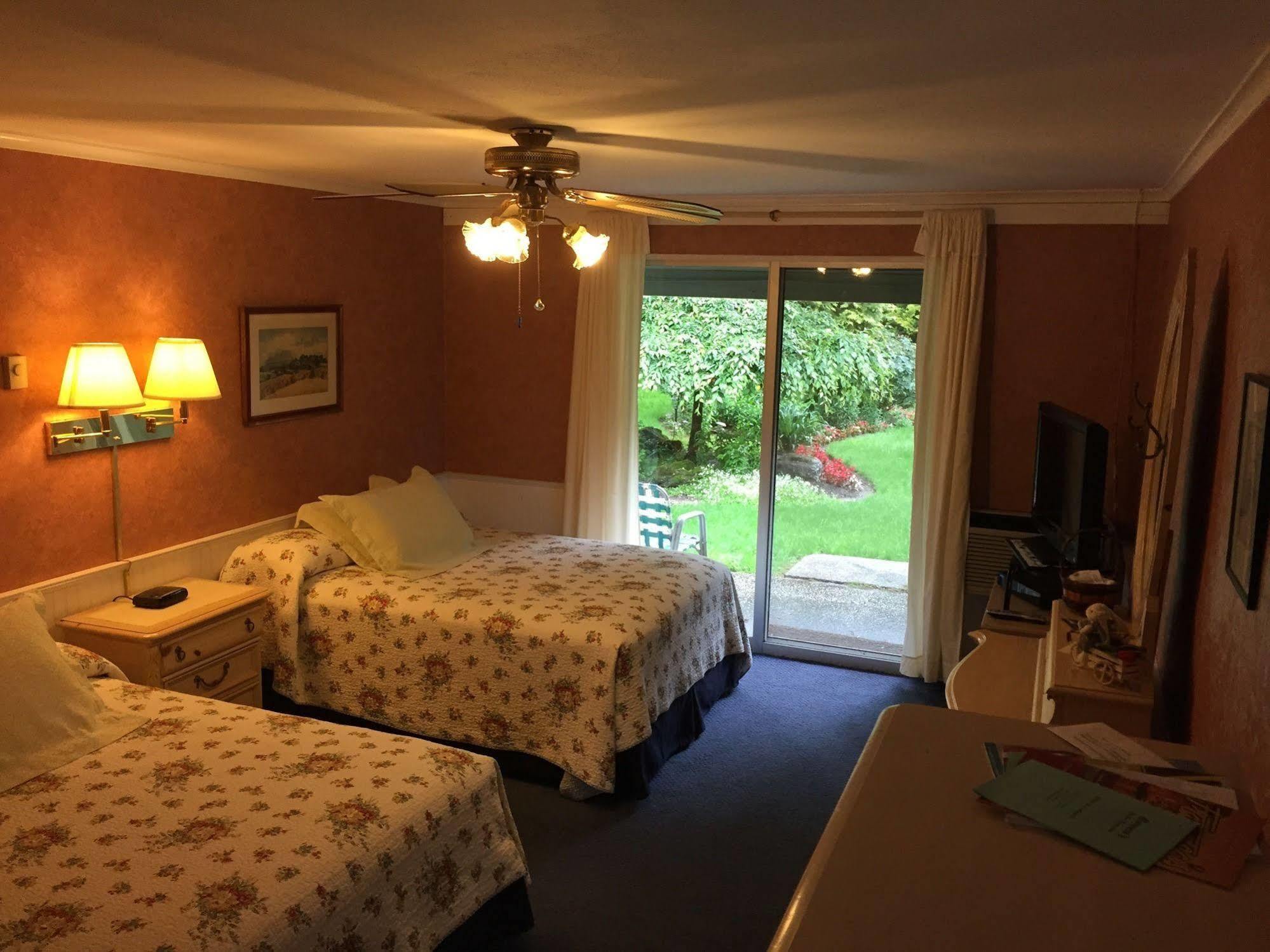 Hamptons Vacation Inn Hampton Bays Exterior foto